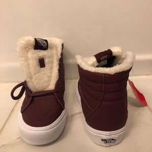 Sherpa lined, Burgundy/True white Sk8-Hi Vans